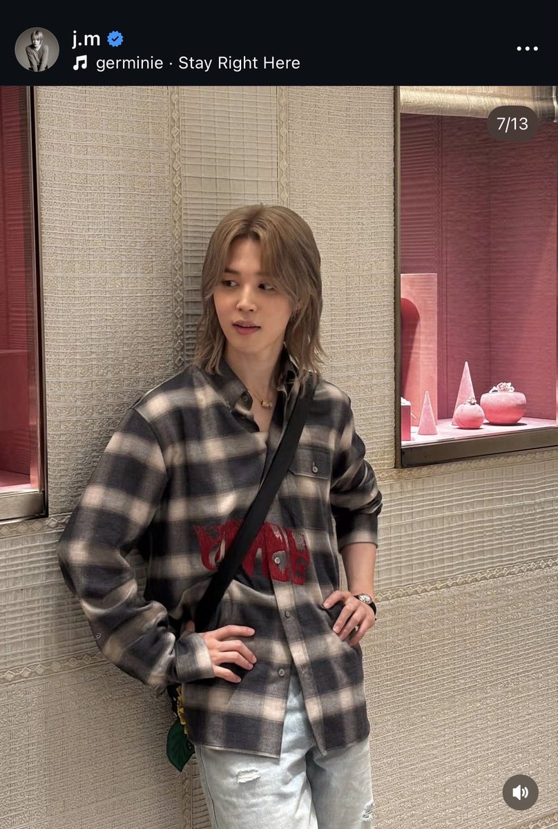 PARKJIMIN_Chile's tweet photo. JM en Instagram 28.06.26

📸 ¡Jimin nos regala nuevas fotos!
Cada imagen, un destello de elegancia y magia.

No olvidemos compartir y hacer brillar sus hashtags.✨

📎 https://t.co/gueeijIzVZ

#JIMINxDior #JIMINxDiorSS27 #DiorSummer27 https://t.co/acFnIaEswO