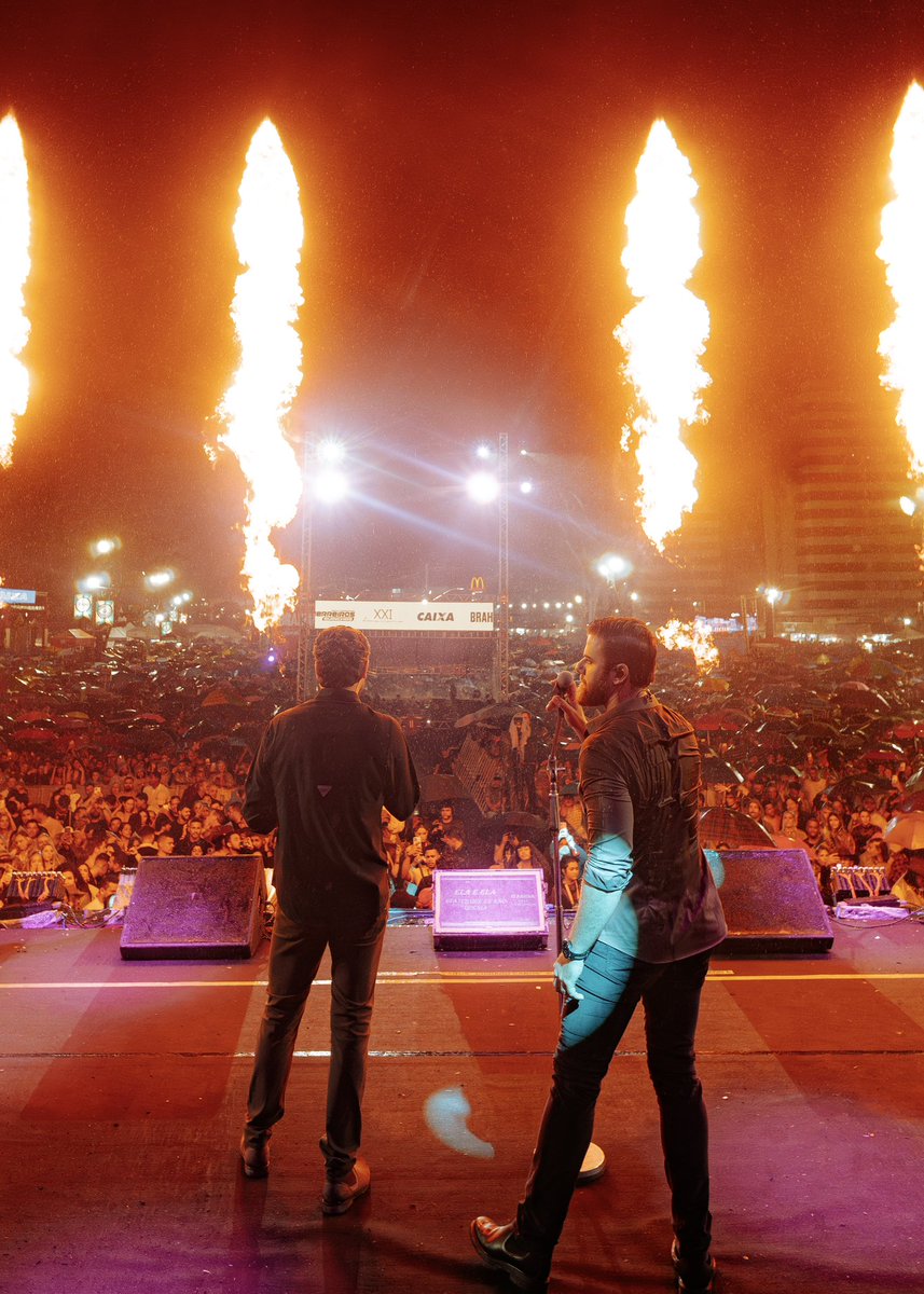 ZNC_Oficial's tweet photo. Foi lindo demais estar com vocês mais uma vez, Bahia. Muito obrigado por essa noite surreal de boa, Itabuna. #SãoJoãoZNC https://t.co/472y5HW9mG