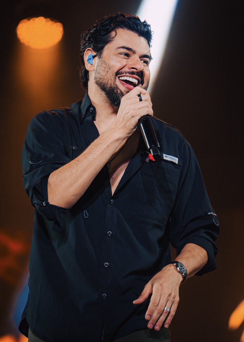 ZNC_Oficial's tweet photo. Foi lindo demais estar com vocês mais uma vez, Bahia. Muito obrigado por essa noite surreal de boa, Itabuna. #SãoJoãoZNC https://t.co/472y5HW9mG