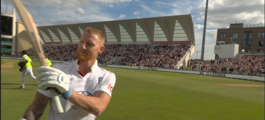 mini84jules's tweet photo. A tearful farewell for Ben Stokes, shame that he was out just after hitting 30 runs.

#cricket #BenStokes #ENGvNZ https://t.co/3NSXC7oKKA