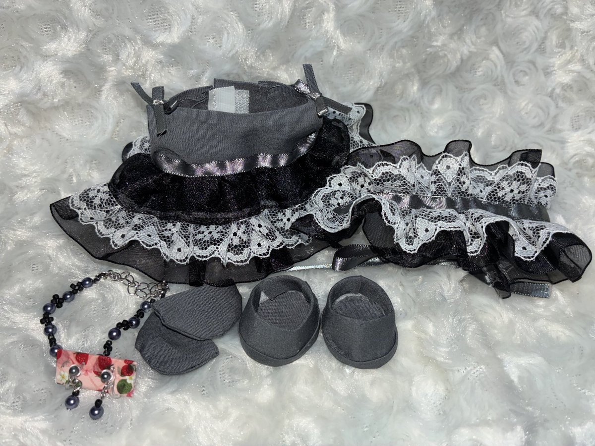 kouchanyaaan's tweet photo. 【ぬい服頒布】12cm用ぬい服 おめかしセット

ドレス/ヘッドドレス/ネックレス/イヤリング/靴のセット
白×黒
グレー×黒

推し活のお供にぜひ❀.(*´▽`*)❀.
https://t.co/yXk4am6716
(@koucha_kousakuでオーダーも◎) https://t.co/cKU5sTDwit