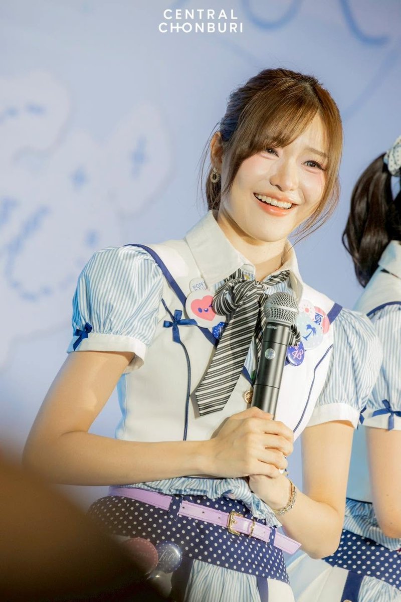 Nallycrab's tweet photo. [🦄🎀] #PonytailtoShushuTH_Roadshow 

รวมภาพบรรยากาศ 📸 
BNK48 6th Album “Ponytail to Shushu” Roadshow
🗓️ 27 JUN 2026
📍 Central Chonburi 

จากเพจ Central Chonburi
https://t.co/CF9C5N7dvw

#NallBNK48
#CentralChonburi #PonytailtoShushuTH 
#BNK48 https://t.co/g7nkYH98iK