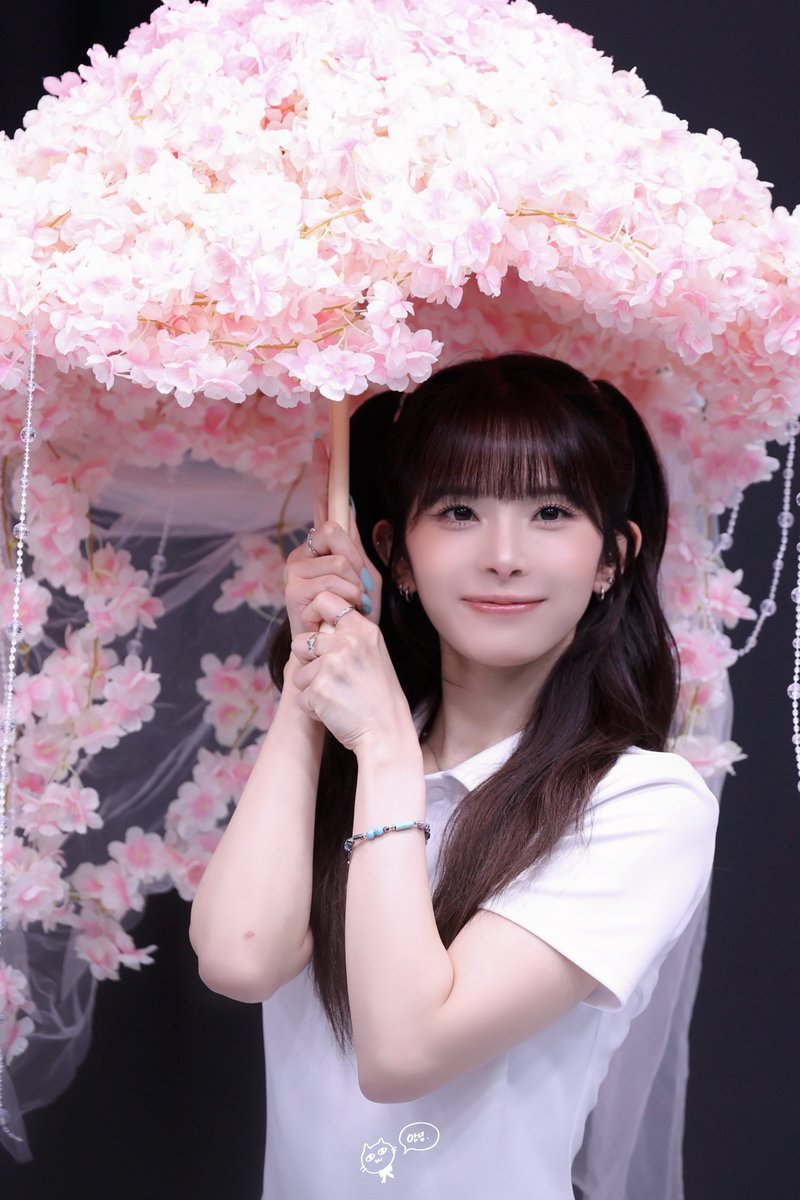 selenekotone's tweet photo. 260628

🫧⋆˚。⋆୨୧⟡🌸⟡

#코토네 #Kotone
#트리플에스 #tripleS https://t.co/L7tjfLw47a