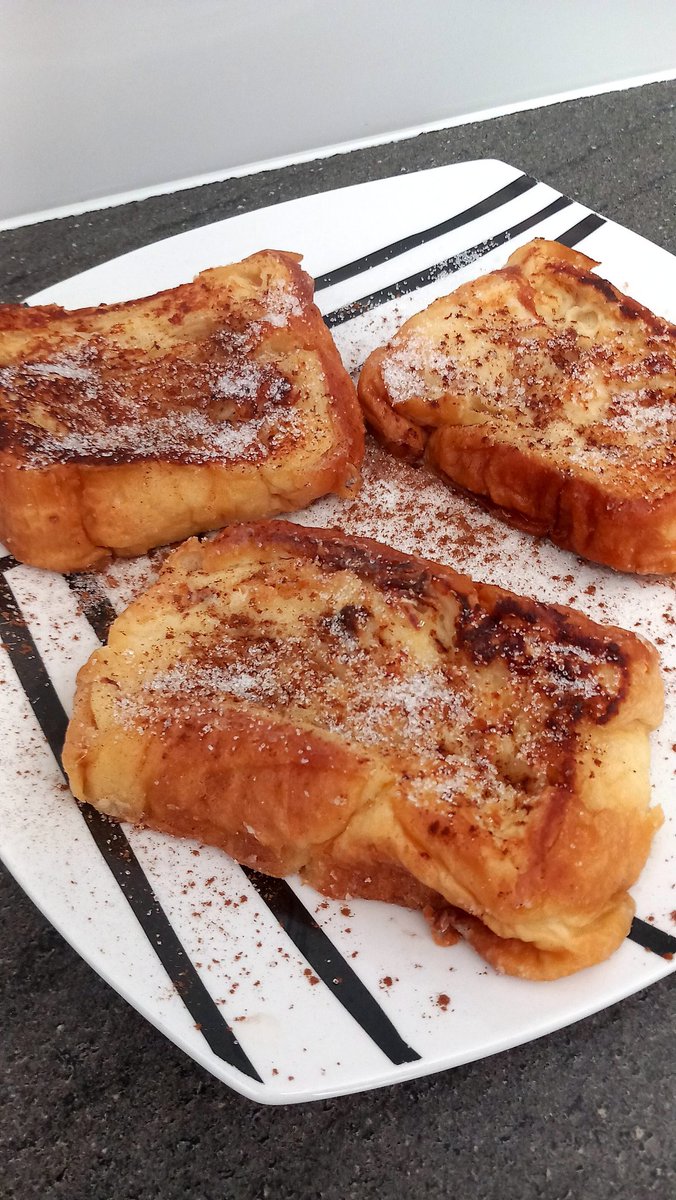 PepGranellTrave's tweet photo. Oye pues hemos triunfado. Semana Santa a 30 grados pero bien 😉👌💪
Torrijas que no falten...
#torrijas #Brioche #Twitter #buenastardes #verano #Gourmet #eat #foodlovers #cuina #cuisine #comer #tweet https://t.co/9vKdQjjvZr