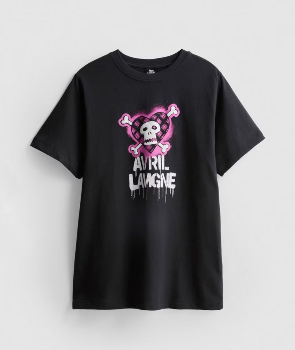 iAvrilSpain_'s tweet photo. Primark has released its first official @AvrilLavigne T-shirt inspired by the The Best Damn Thing era! ☠️🩷🖤 https://t.co/PjJ4l69vwB
