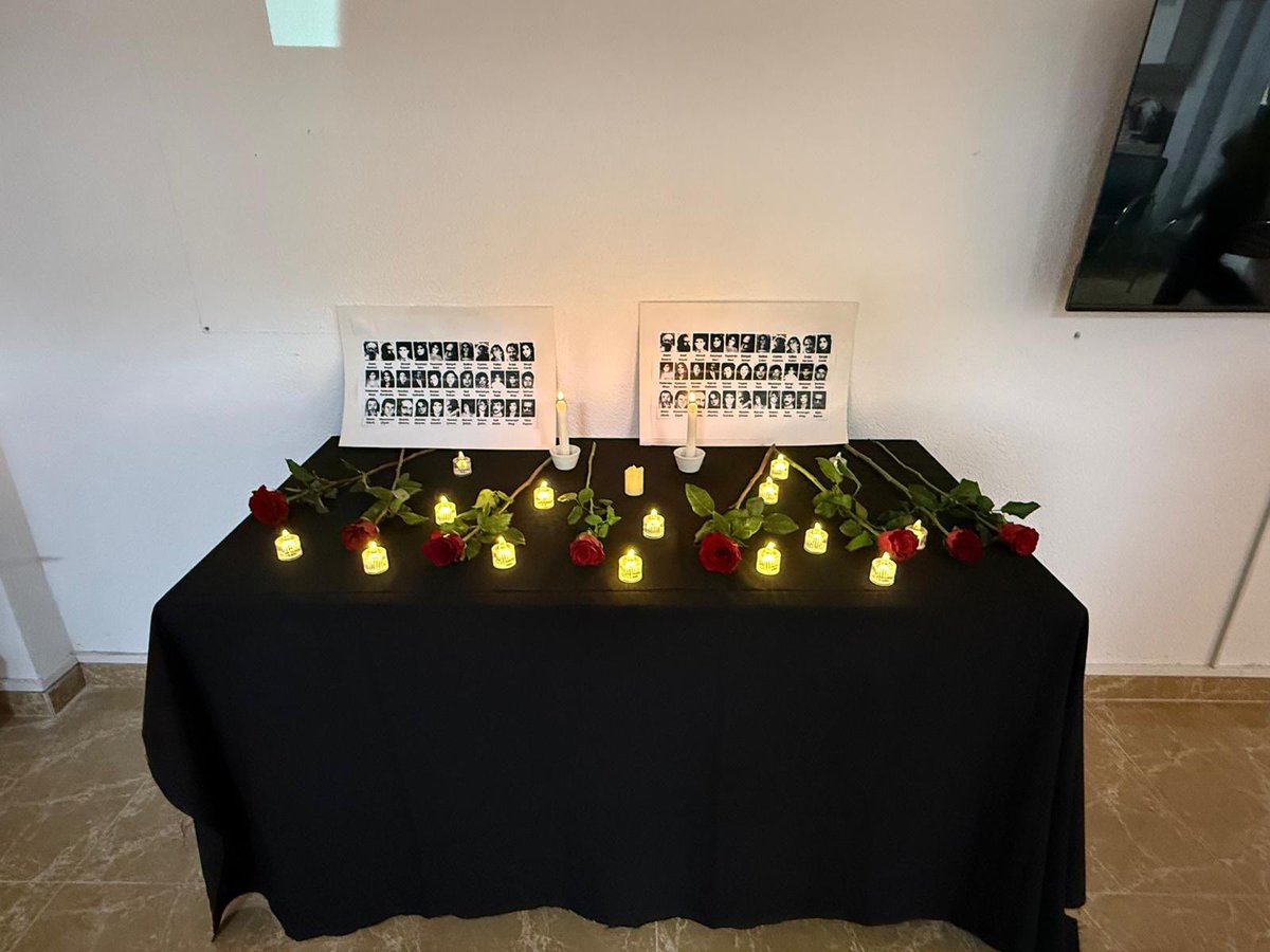 mdemirbilekchp's tweet photo. 2 Temmuz Madımak Katliamı’nda yitirdiğimiz canlarımızı saygı, özlem ve adalet talebiyle andık.
Unutmadık, unutturmayacağız.
Eşitliğin, laikliğin ve insan haklarının yanında; karanlığa karşı aydınlığı savunmaya devam edeceğiz. https://t.co/0zeusjumuX