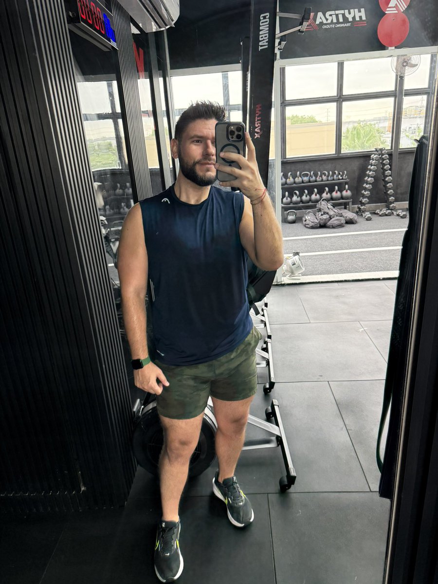rkyesc's tweet photo. Cierro la semana más fit con tres ejercicios diferentes: hyrox, pilates y running. 👏🏻🏳️‍🌈 https://t.co/xKPH9Z5kHW