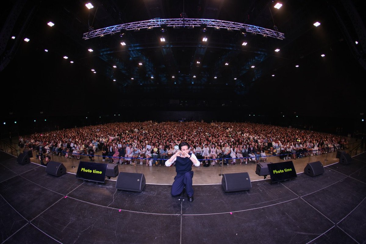 triblethru's tweet photo. ก๊อกแตก เขื่อนแตก ㅜㅜㅜ upper room มาลงรูป แล้วที่ตรงนั้นมีแต่คนรักเขา มีแต่คนที่รอซัพพอร์ตเขา ทุกพลังงานดี ๆ ส่งถึงเขาแล้วจริง ๆ 💙🐯
 
‘ขอบคุณครับ ประเทศไทย

พวกเรารู้สึกซาบซึ้งเป็นอย่างมาก ที่ได้รับการต้อนรับอย่างอบอุ่นจากสีสด และแฟน ๆ ทุกคนที่มาซัพพอร์ตมาร์ค

ขอบคุณสำหรับความรัก ความใจดี และความทรงจำที่จะคงอยู่ตลอดไป

จนกว่าจะพบกันใหม่นะครับ’