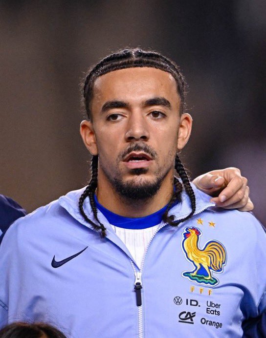 ChelseaFrance's tweet photo. Malo Gusto espère rejoindre Manchester City d’ici la fin du mercato.

Le joueur pousse pour un départ et souhaite rallier les Skyblues avant la clôture du marché des transferts. 

[@Santi_J_FM] https://t.co/QKPZ0DdlWW