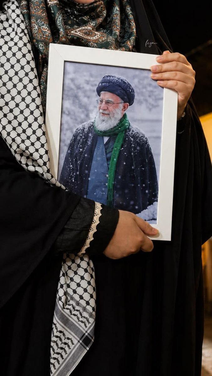 khanome__roohi's tweet photo. نه خاموش می‌شوی؛ نه فراموش 💔
#باید_برخاست   
#وداع_علویان https://t.co/teXWSETo8J