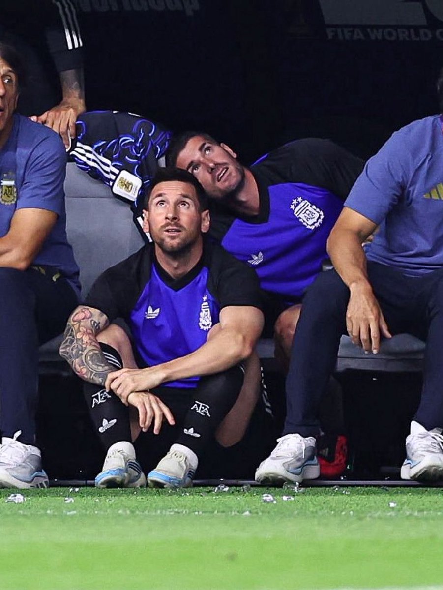 Messismo10's tweet photo. 👀 https://t.co/2HIBJ1jDdN