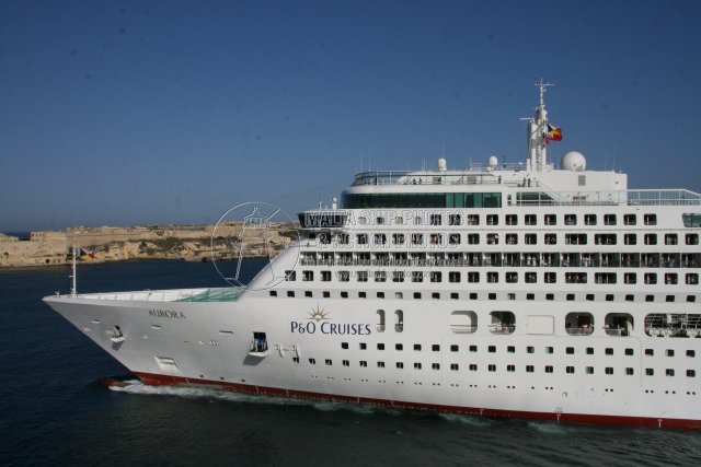 Shipguru's tweet photo. #pandocruises #cruiseliner #AURORA #leaving #grandharbourmalta - 15.05.2010 - https://t.co/nfgboxc3g3 - NO PHOTOS can be used or manipulated without our permission @pandocruises @Valletta_Port @worldshipsoc @CruiseHive @SeatradeCruise @ShippingMagnate @cruise_s_lovers @ShipNews https://t.co/A8toyDFKnO
