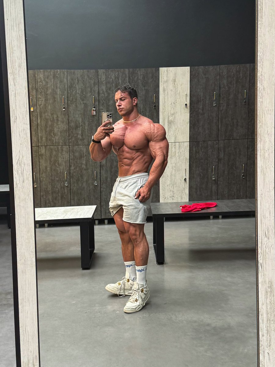 Musclemaniatv's tweet photo. Andrea Mammoli ⚜️ https://t.co/ocyBfmNNUp