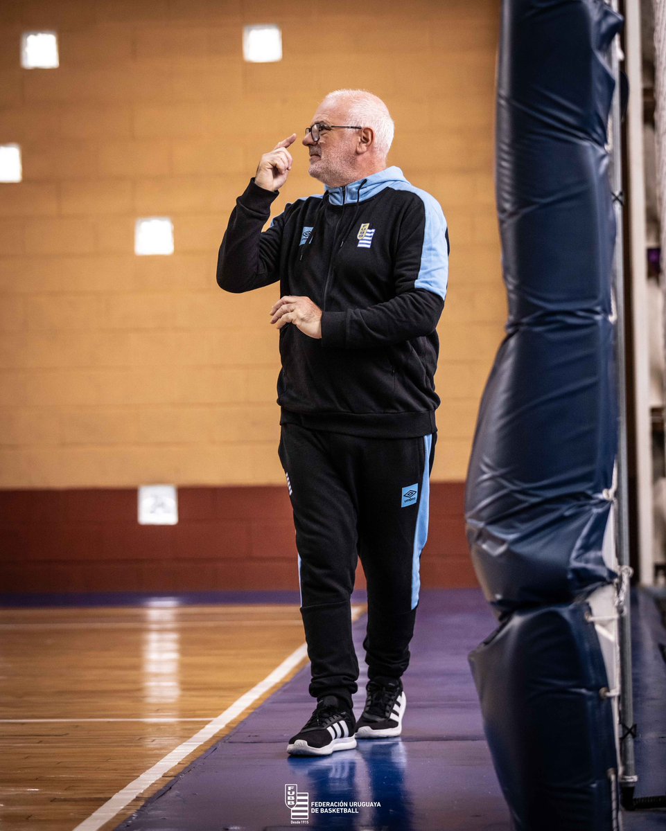 fubbuy's tweet photo. 🌧️ 𝐆𝐚𝐧𝐚𝐧𝐝𝐨 𝐞𝐥 𝐝𝐨𝐦𝐢𝐧𝐠𝐨

Seguimos preparando la doble ventana. 

#SomosEquipoSomosUruguay🇺🇾 https://t.co/x99ydRuVnR