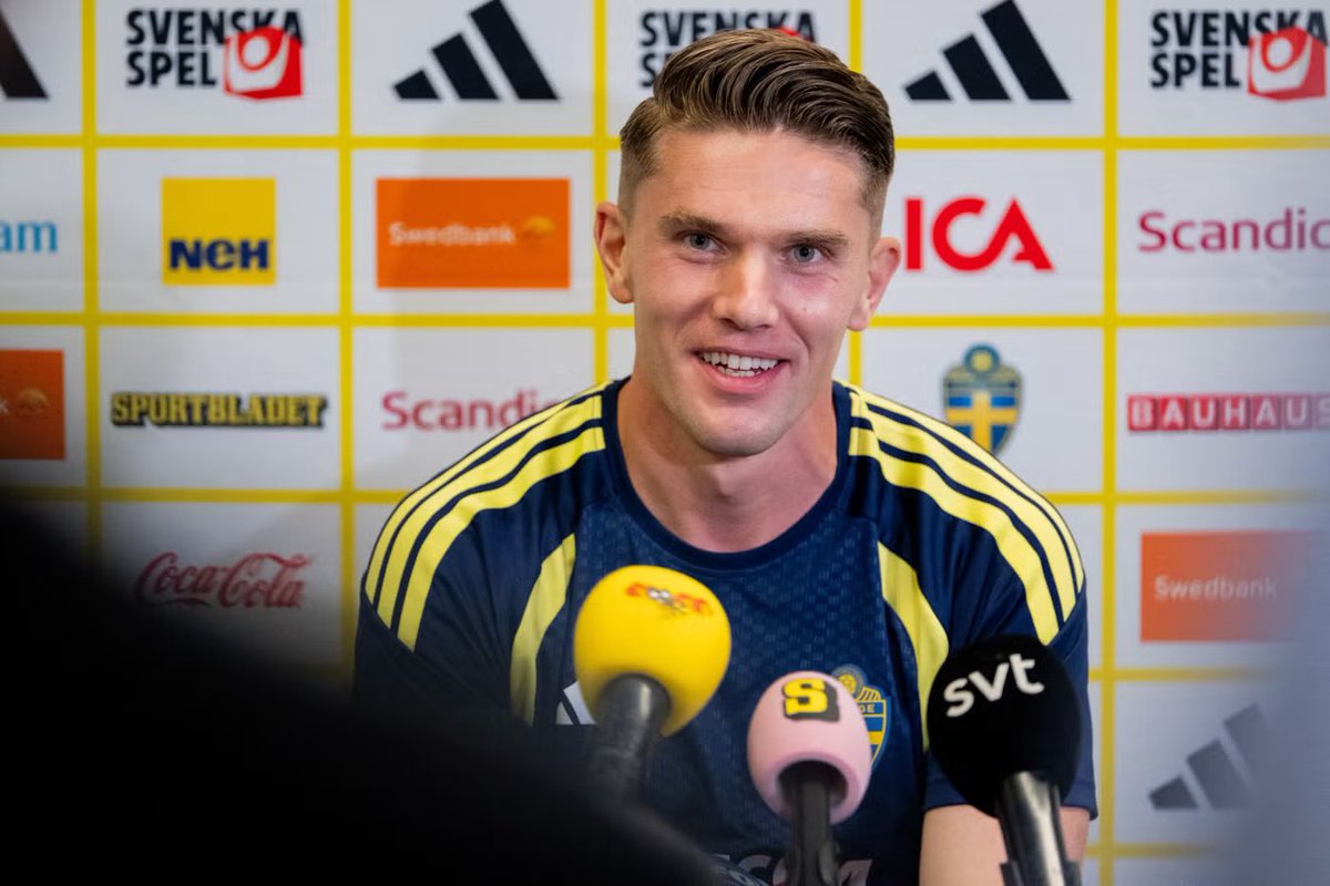 stompey__'s tweet photo. Viktor Gyökeres speaking to Swedish media about the transfer rumours:

“It is of course very flattering to hear that clubs are interested in you, but I’m extremely happy at Arsenal”

“After the season we’ve had I only have positive emotions” https://t.co/FGwrDijojD