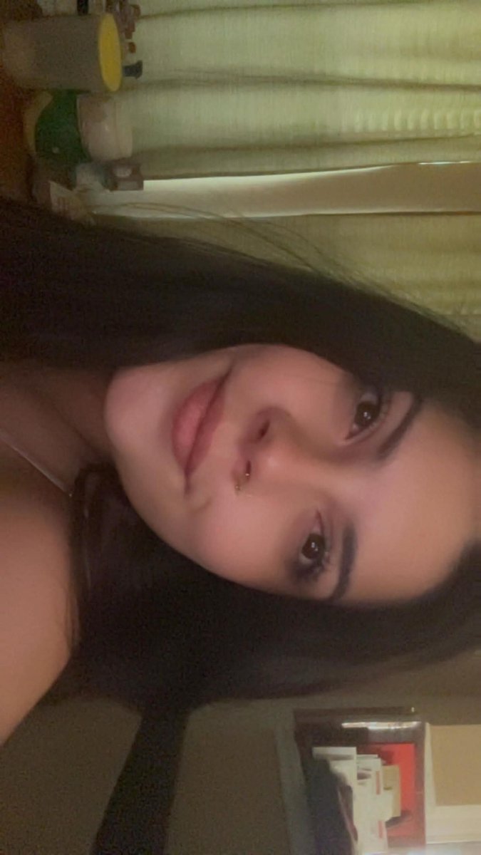 KMaivia's tweet photo. The she smiles gives me so much life, I truly feel like I found love in someone I could be best friends with.. her giggles and the way we just connect, the way she takes words out of my mouth and can enjoy the same things.. I love you. https://t.co/jbXYDvr6mD
