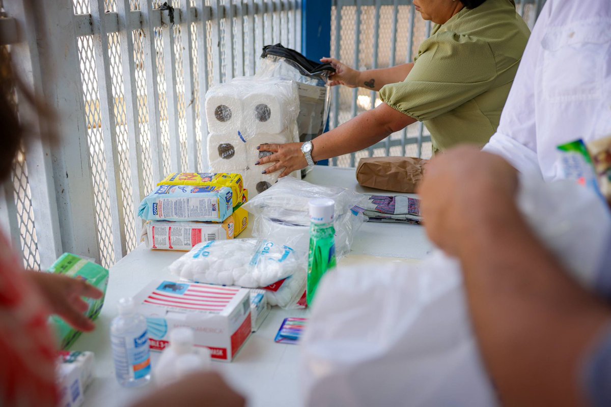 cfsepr's tweet photo. 📍 El Centro de Acopio de la CFSE en Fajardo ya está listo para recibir donaciones como parte de #PuertoRicoAbrazaAVenezuela. Invitamos a la ciudadanía a unirse a este esfuerzo solidario y apoyar a nuestros hermanos venezolanos. 🇵🇷🤝🇻🇪 #CFSE https://t.co/IbBOpLlVyt