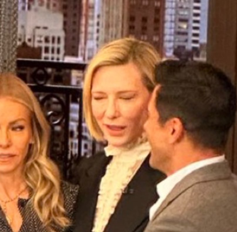 catesbabygirl's tweet photo. Cate "can't still wink" Blanchett😉 https://t.co/LGoNYHUM8n