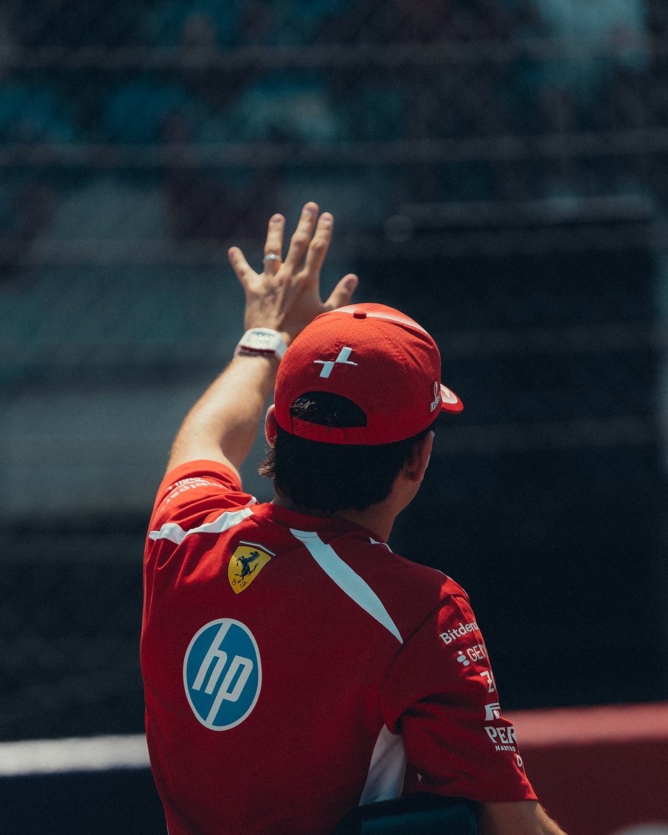 ScuderiaFerrari's tweet photo. And that’s a wrap on our Austrian weekend 🤝 https://t.co/sEHFVZFvcU