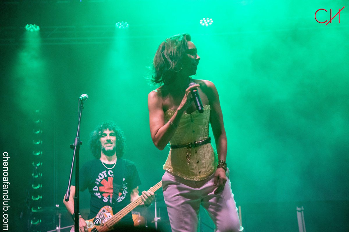 chenoafanclub's tweet photo. ‼️ FOTOS de @Chenoa en sus conciertos de este fin de semana en #Lucena #Córdoba y en el #SevillaPride ❤️ en la web del club. 
Dos noches para recordar!! 🤩
➡️ https://t.co/rShTFYNjCC https://t.co/G3IfUekEja
