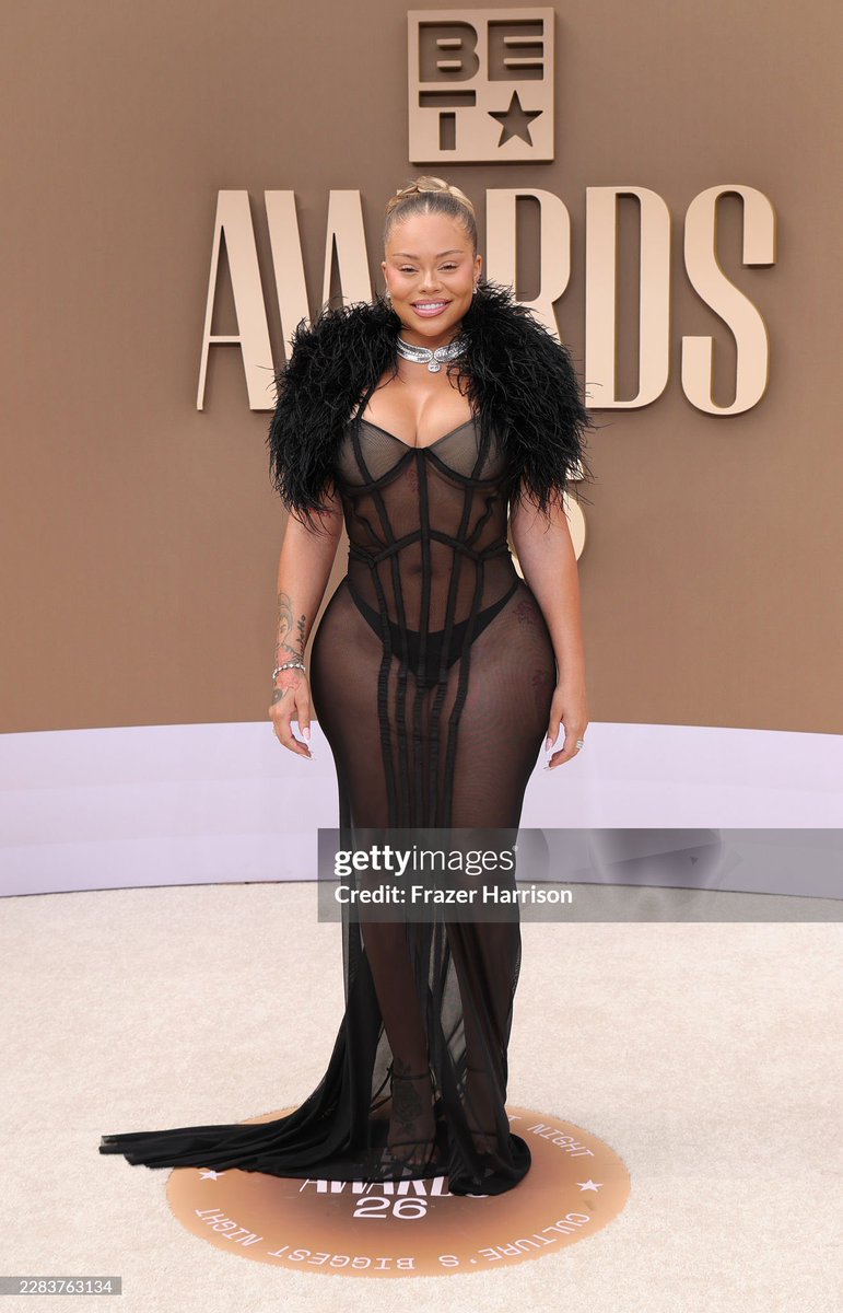 LegendaryLade's tweet photo. Big Mama Latto attends the 2026 BET Awards!🖤 #CulturesBiggestNight https://t.co/2h1eallNEX