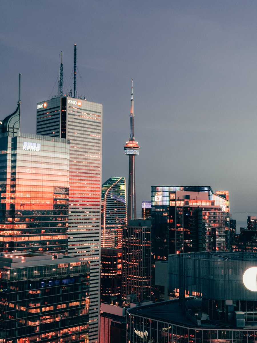 ZarifAli9's tweet photo. toronto summer sunsets are the best https://t.co/zVXHCF08CL