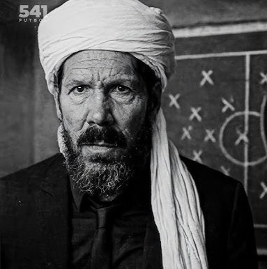 arcu_99's tweet photo. @SrFutbolPy Si vamos a jugar siempre a la defensiva entonces traigan a este hombre e inventemos el mejor Haramball de la historia del fútbol https://t.co/6x6bvVd009