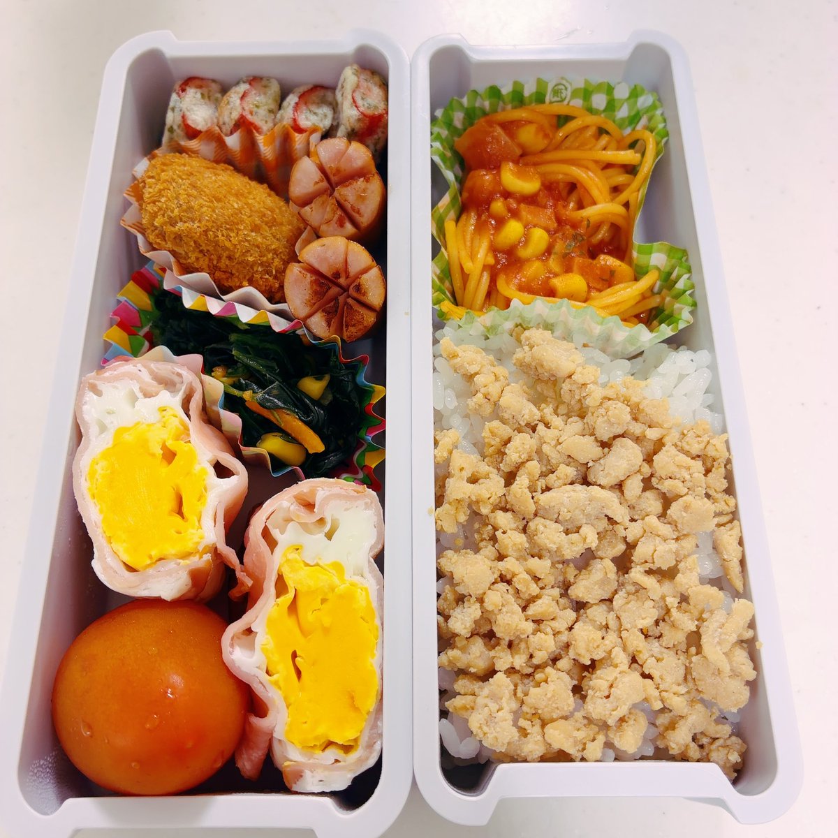 asuna_k5's tweet photo. お弁当✴︎40日目

そろそろ期末テストの時期ですね😇
今日は鶏そぼろご飯にしてみました😊

#お弁当　#お弁当記録　#お弁当作り
#おべんとう日記　#おべんとう
#お弁当作り楽しもう部　#中学生弁当 https://t.co/sfj2Be03r3