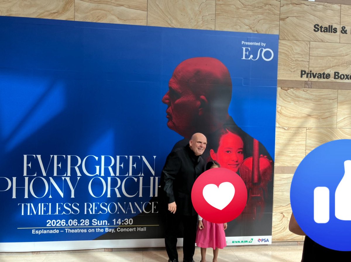 ms_akko's tweet photo. ズヴェーデン氏&amp;エヴァーグリーンオーケストラ、ショスタコヴィッチ、協奏曲も難しい曲だと思うが、派手で迫力満点。
アンコールは、ワリュキューレの帰還。分かりやすい曲にくつろげた。素晴らしい経験、思い出になった。シンガポールまできて、よかった。感謝。
#HIMARI https://t.co/yH2OOSOgNE