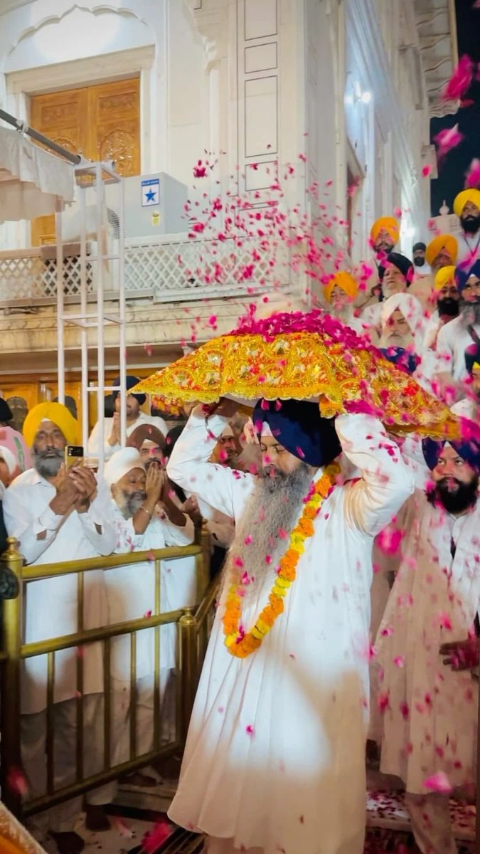 Panj_ab84's tweet photo. ਅਉਗਣੁ ਕੋ ਨਾ ਚਿਤਾਰਦਾ ਗਲ ਸੇਤੀ ਲਾਇਕ।।
ਮੁਹਿ ਮੰਗਾਂ ਸੋਈ ਦੇਵਦਾ ਹਰਿ ਪਿਤਾ ਸੁਖਦਾਇਕ।।🙏
#ਵਾਹਿਗੁਰੂ_ਜੀ https://t.co/giNUHYff4t