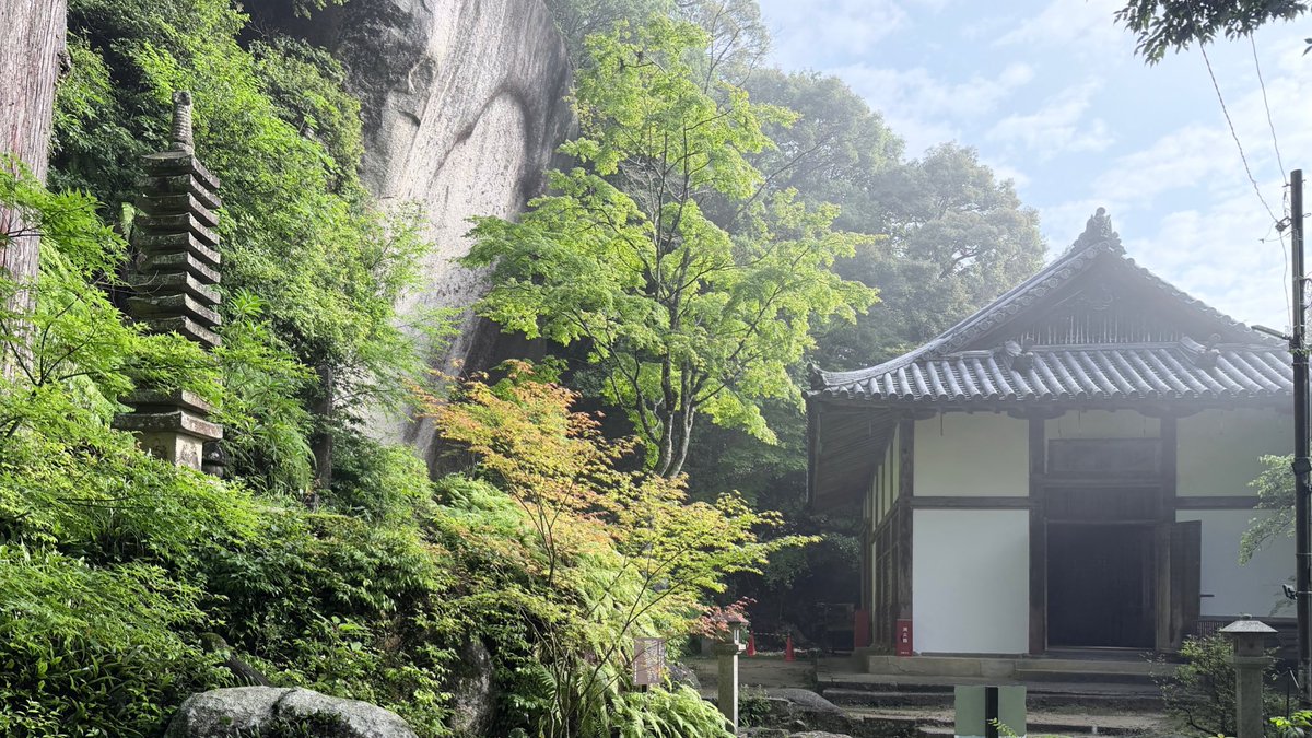 kasagidera's tweet photo. 6月29日7:30
「府道笠置山添線」は通行止めが続いています。
笠置郵便局付近にて道路が封鎖されています。「笠置山に上がります」と言っていただければ通行できますが、奈良市内や名阪針インター経由で国道369号線を使い柳生→かさぎゴルフ倶楽部を目印に来られることを強くお勧めします。 https://t.co/h4f0vsitJ5