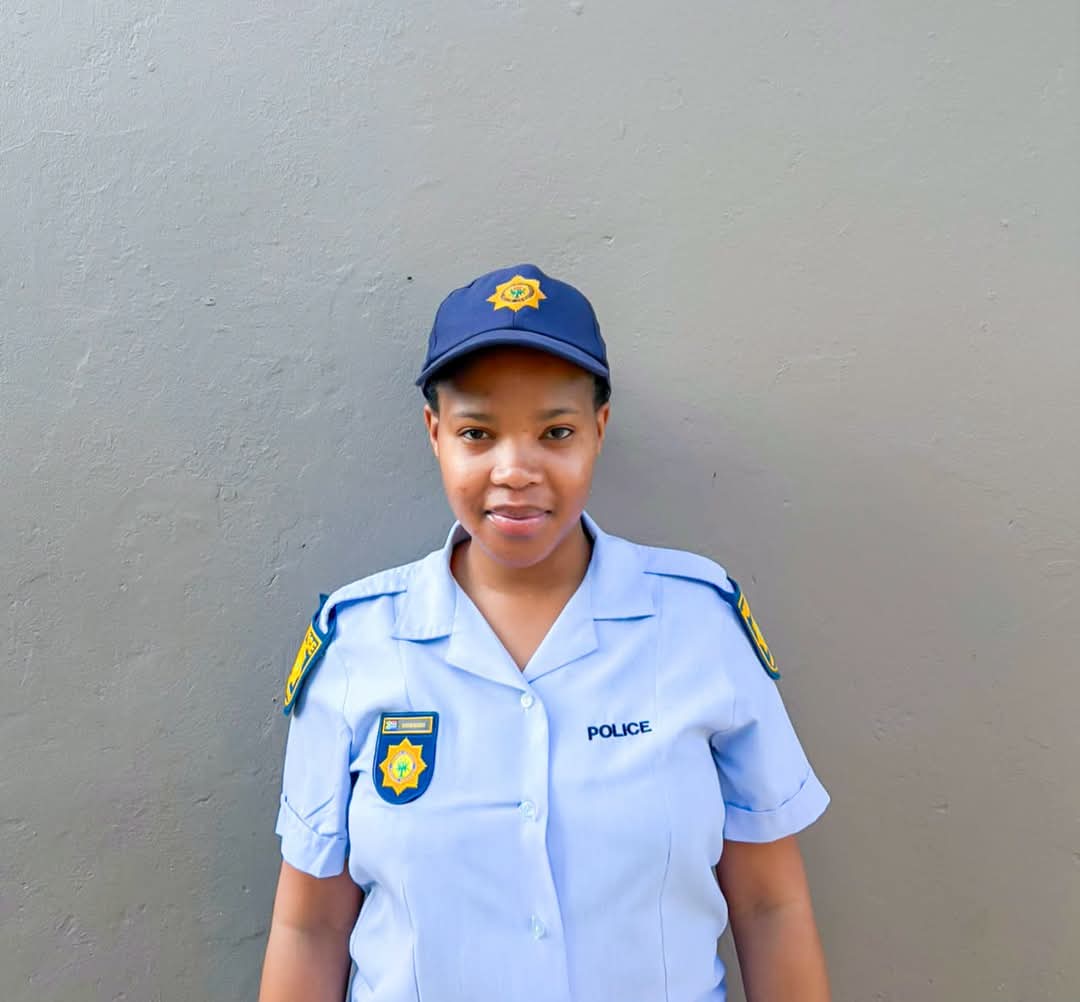 sethuwamajwe1's tweet photo. [FROM VIRAL POST TO PROVINCIAL PRAISE: CENTANE CONSTABLE HAILED FOR PUTTING PEOPLE FIRST] #ServiceExcellence 

In an era where police-community relations are often strained, one young officer's quiet dedication has cut through the noise and earned her rare, public commendation from the Eastern Cape's top cop.

Thirty-year-old Constable Azile Nxokwana, stationed at the Centane Police Station, has become an unexpected social media sensation after a resident's Facebook post praising her integrity went viral. The post, written by Veliswa Mambanjwa Mvenya, detailed how she spent roughly two hours at the station on Tuesday, 23 June, and witnessed the officer treat every community member with patience, respect, and efficiency without a single complaint.

"I didn't even know her name when I took the photo," Mvenya wrote. "I just knew this is what a real public servant looks like."
Provincial Commissioner Lieutenant General Vuyisile Ncata, upon learning of the post praised Cst Nxokwana's exemplary and praised her as a benchmark for frontline service.

"Her conduct sets a high standard. She reminded us that the uniform is not about authority; it is about accountability to the people we serve," said Lt Gen Ncata. "I wish we had more officers of her calibre in every precinct across the Eastern Cape."

Nxokwana, who joined the SAPS in 2024 as part of a graduate recruitment drive to professionalise service delivery, holds a Bachelor of Social Sciences in Psychology and Sociology from Walter Sisulu University. She credits her studies for helping her de-escalate tense situations and listen actively to complainants.

Community members who commented on the original Facebook post echoed the sentiment, with several sharing their own positive experiences at the Centane station; a rare wave of support for local law enforcement.

"One officer can change the perception of an entire station," Lt Gen Ncata added. "Constable Nxokwana has done exactly that."

https://t.co/Hbep1fyzhy