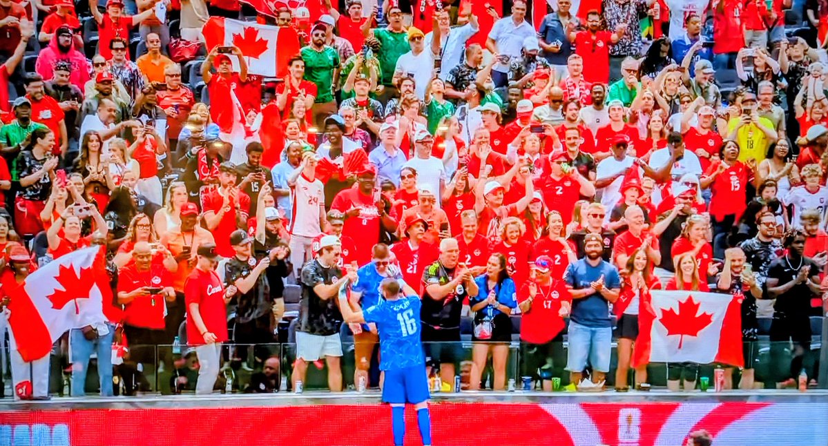 guyfelicella's tweet photo. Who else is proud to be Canadian? 🇨🇦❤️

We aren't perfect, but this is home. And I'll never stop being grateful to call Canada my home!! https://t.co/UH4oLeA5FN