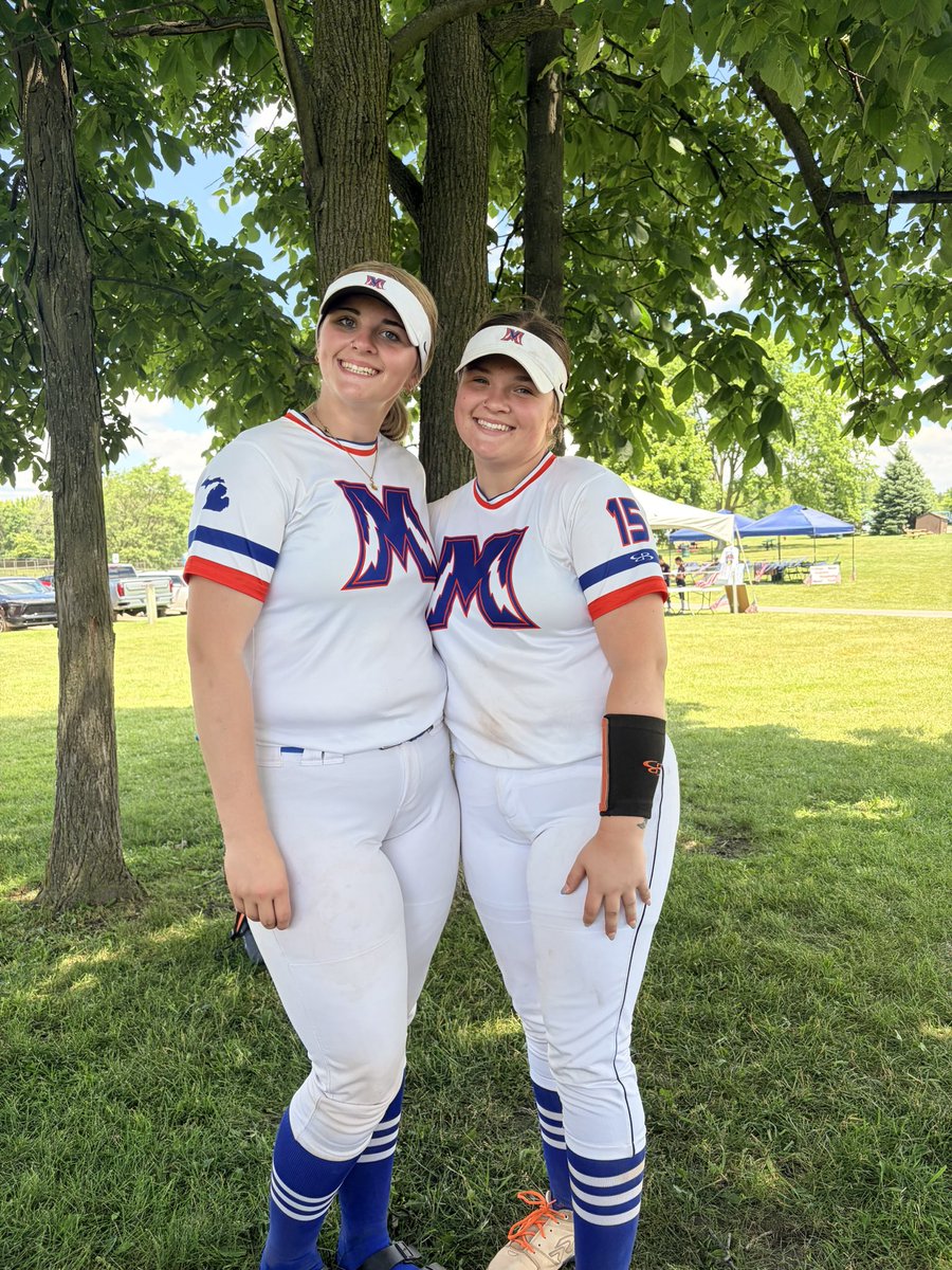 LaylaHUTCH2027's tweet photo. Unfortunately since we are done for this weekend, here are my stats! 
- went 6/12 
- 4 singles, 2 doubles, 1 walk 

Next weekend my team is off, but I got the amazing opportunity to sub with 18U Finesse Russell down in Indiana! 

(also i’m so lucky to play with my bestfriend ❤️) https://t.co/Vz00rprre3