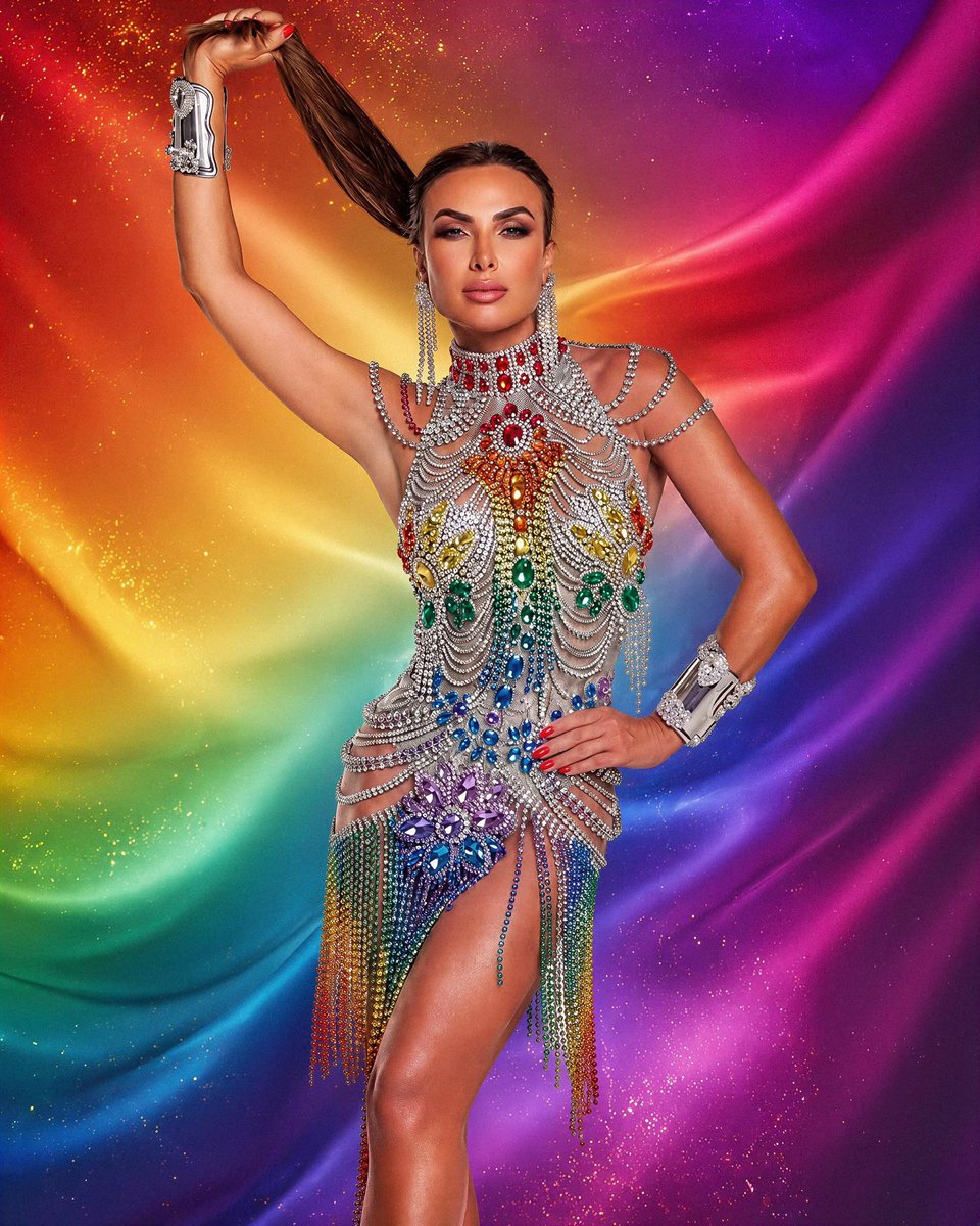 nicolebahls's tweet photo. O mundo fica mais bonito quando cada pessoa pode brilhar sendo exatamente quem é. Viva a diversidade, o respeito e o amor! Feliz Dia do Orgulho LGBTQIA+! 🌈 https://t.co/zwzIG0168J