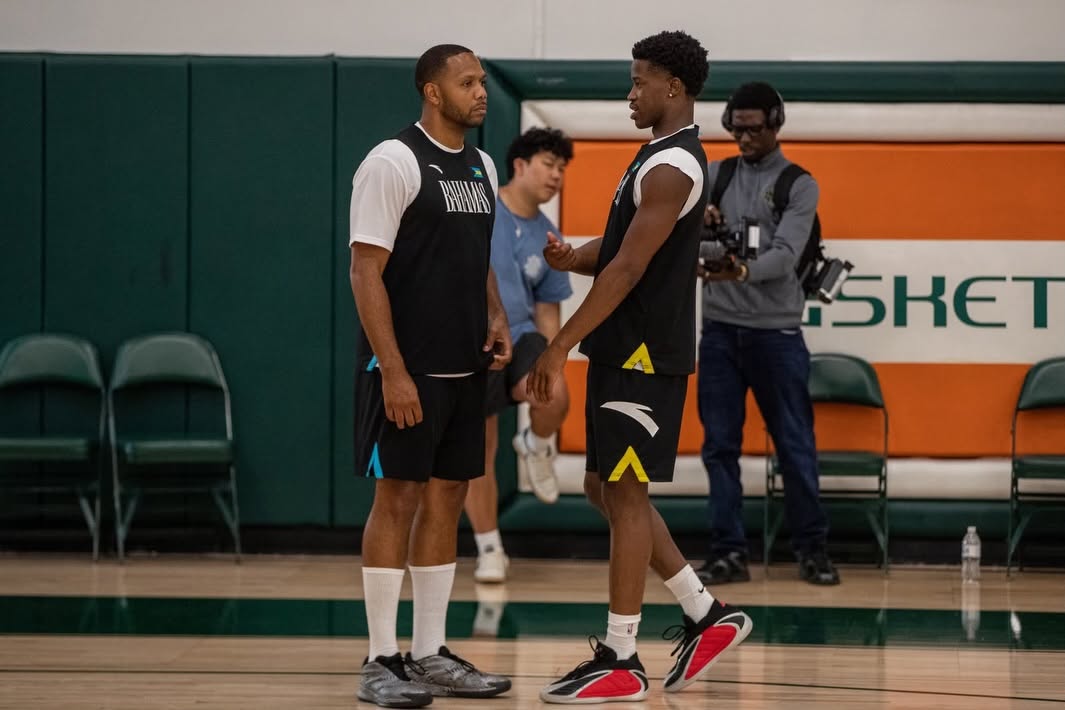 12magnificos's tweet photo. Bahamas🇧🇸 comenzó sus prácticas rumbo a la ventana. Ya se reportó Eric Gordon, Buddy Hield y VJ Edgecombe. Se espera a Deandre Ayton.

El 6 de julio 🇵🇷 juega en 🇧🇸. https://t.co/IP19aNpMnS