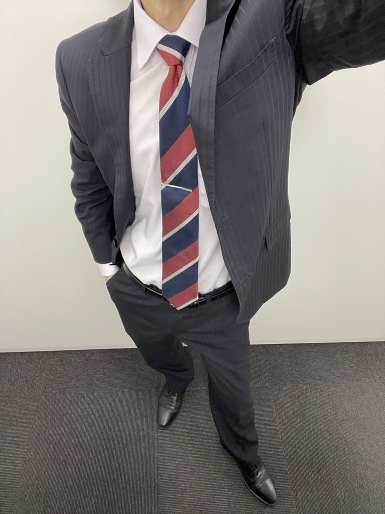 tomura_suit's tweet photo. おはようございます🌂
今週も頑張っていきましょう！ https://t.co/o4Ol1I4mp6