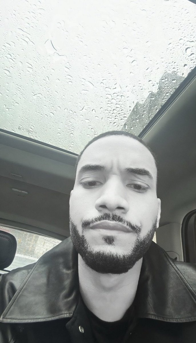 whitensem's tweet photo. really wigga? https://t.co/uyB5H52sHx