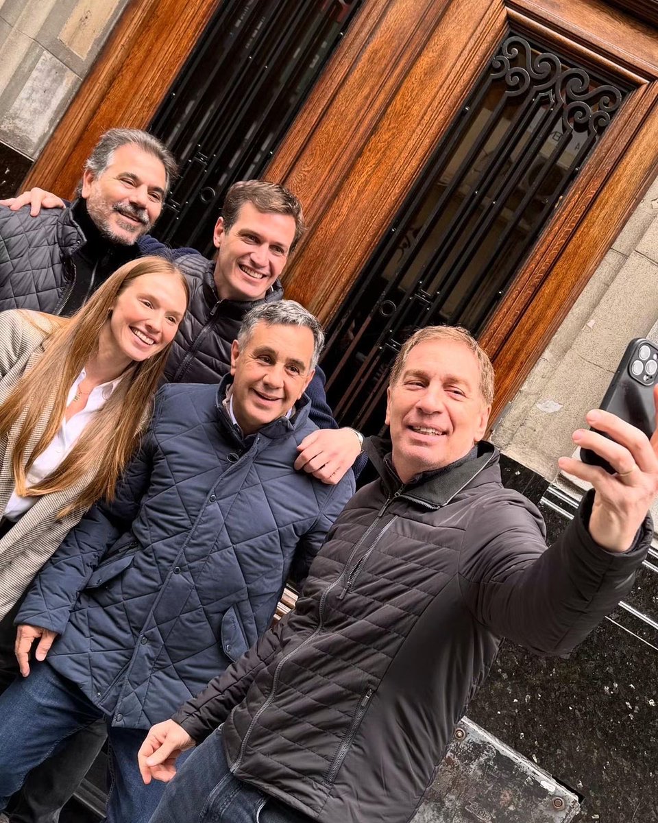 alefinocchiaro's tweet photo. Felicitaciones @diegosantilli 
Estoy seguro de que tendrás una gran gestión al frente de la Jefatura de gabinete de ministros. https://t.co/sESpc6RjFU