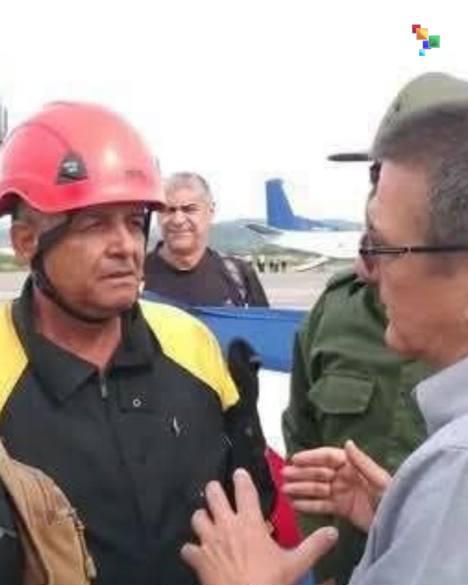 teleSURtv's tweet photo. 🚨 Un grupo de rescatistas cubanos llegó a Venezuela para reforzar la búsqueda de personas atrapadas y apoyar a la Brigada Médica Cubana tras el reciente evento sismológico en Venezuela. El equipo incluyó especialistas con experiencia en desastres.

#ElMundoConVenezuela #EstamosConVenezuela
