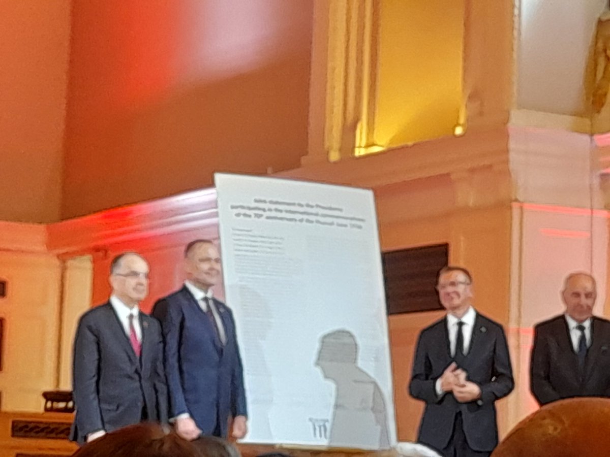 konsulat2000's tweet photo. It was an honor to take part in the 70th anniversary of the Poznań Uprising of June 1956. Honoring veterans of Poland's first anticommunist protest. @KosiniakKamysz  said, the freedom gene was born here. @NawrockiKn a honour guest. @IEAmbPoland @IrlEmbWarsaw @MSZ_RP @prezydentpl https://t.co/UsYaZaeXFj