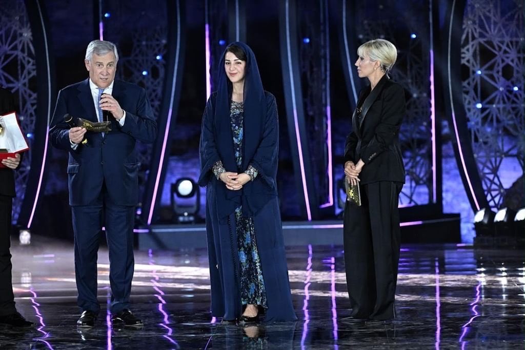 AMB_Alhamed's tweet photo. نبارك لمعالي ريم الهاشمي فوزها بجائزة "ماريسا بيليساريو" الإيطالية المرموقة، في استحقاق ملهم يجسد التقدير الدولي المتنامي للنموذج الإماراتي في تمكين المرأة وتعزيز حضورها في مواقع القيادة وصنع القرار.. معاليها تصوغ بجهودها الدبلوماسية الحثيثة فصلاً ملهماً من فصول الريادة الإماراتية، مترجمةً رؤية القيادة الرشيدة في أن الدبلوماسية الحكيمة هي الطريق الأمثل لرفعة الأوطان وصناعة غد عالمي أكثر ازدهاراً.. تكريم يجسد المكانة التي رسختها الإمارات بوصفها شريكاً دولياً فاعلاً في دعم الحوار، وتعزيز الشراكات، وتحقيق التنمية الشاملة والمستدامة.
