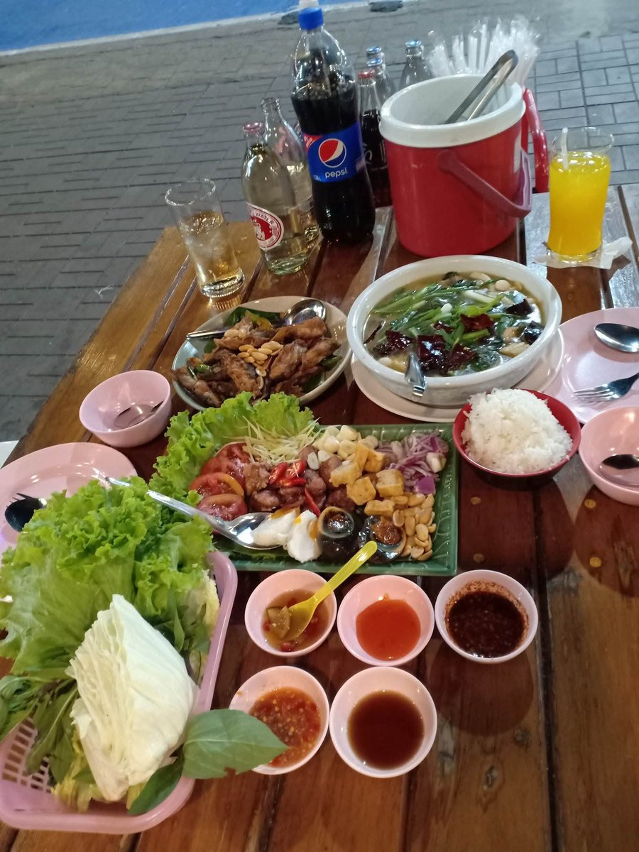 5ampw's tweet photo. #หนองคาย หิวเกิ๊นนน https://t.co/AAEn9ZnAOD