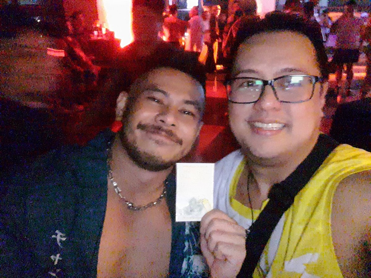 Rather_Be_Dry's tweet photo. The whole night felt so surreal. #osoasis happy to have met @juddigon personally. 😘💖 https://t.co/3UfRBB0AL1