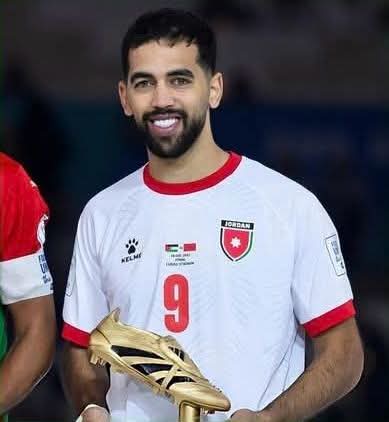 hmada_aldeb's tweet photo. عاااجـل

هناك مفاوضات بين الأهلي ومهاجم الأردن علي علوان 🦅🇯🇴

سيد عبدالحفيظ هو من يتولى ملف المفاوضات مع اللاعب 🤝

هذه الخطوة تأتي بمباركة الحسين عموتة الذي ءثنى على أداء اللاعب 💥 https://t.co/I7BRuIcn1r
