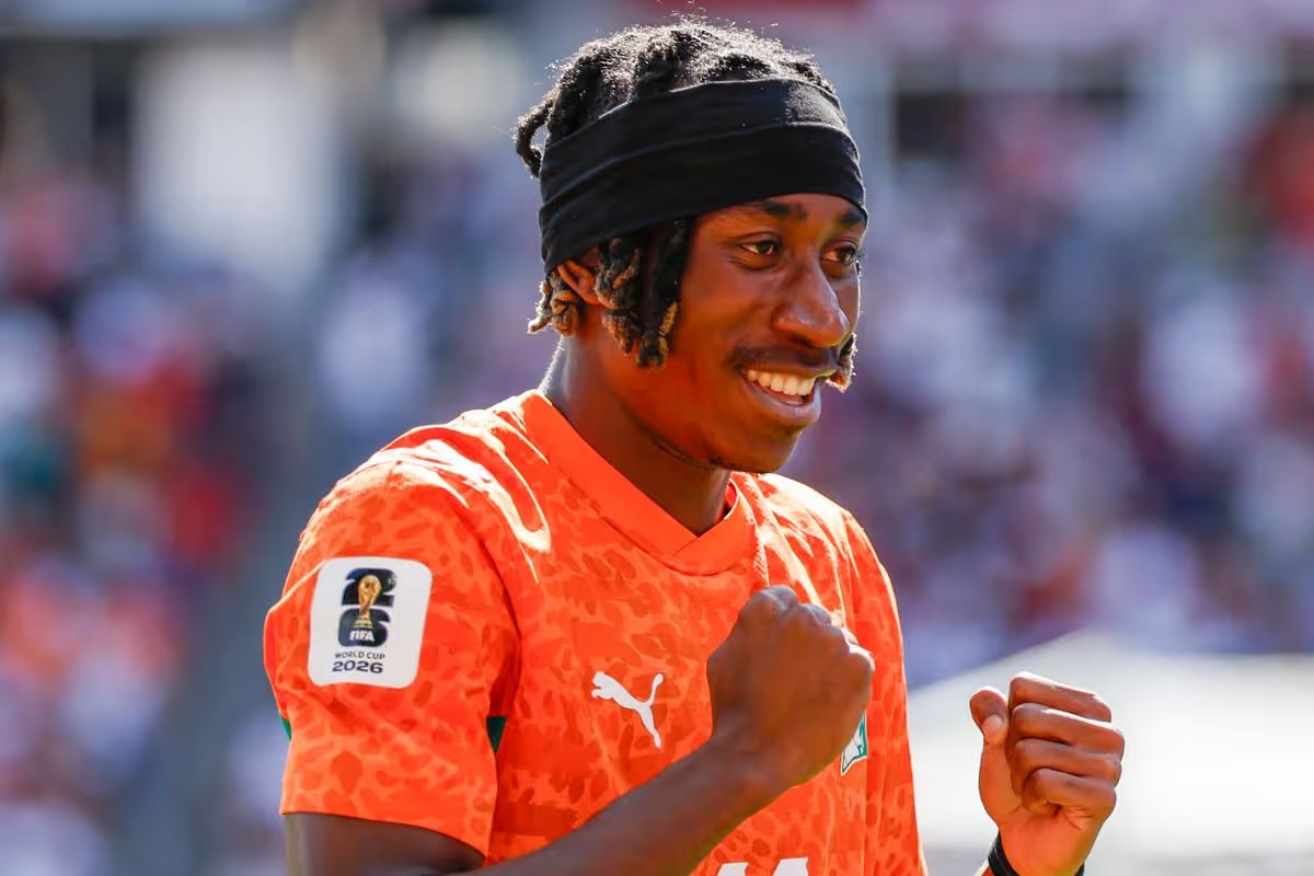 JacobsBen's tweet photo. Yan Diomande favours a move to PSG, as @FabriceHawkins and @David_Ornstein called.

Liverpool are currently inclined to explore other targets after seeing an €80m+€20m bid rejected. That was Liverpool's second offer.

#LFC had made their own progress on the player side, and haven't to date been directly told Diomande doesn't want to join. However, sources close to Diomande say the Ivorian winger wants to play under Luis Enrique.

PSG's interest in Diomande is also longstanding.

Still work to be done between PSG and Leipzig as the German club are hoping Diomande stays and currently value him around €130m. 

If PSG get Diomande, Bradley Barcola, a Liverpool target, could be sold. Also a name on Arsenal's list of options. PSG have to date shut the door on an exit and been in on-off contract extension talks, but their stance could change.

Liverpool have also been exploring Said El Mala, Matias Fernandez-Pardo and Yankuba Minteh, as revealed on @talkSPORT.🇨🇮

🤝 @alex_crook