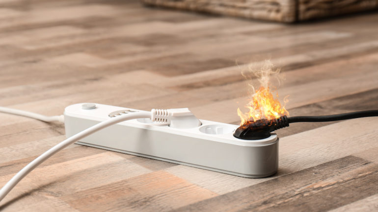 AmarilloRobyn's tweet photo. Watch For These Signs of an Electrical Fire https://t.co/KVe879bQhJ https://t.co/ajlkbQffzL