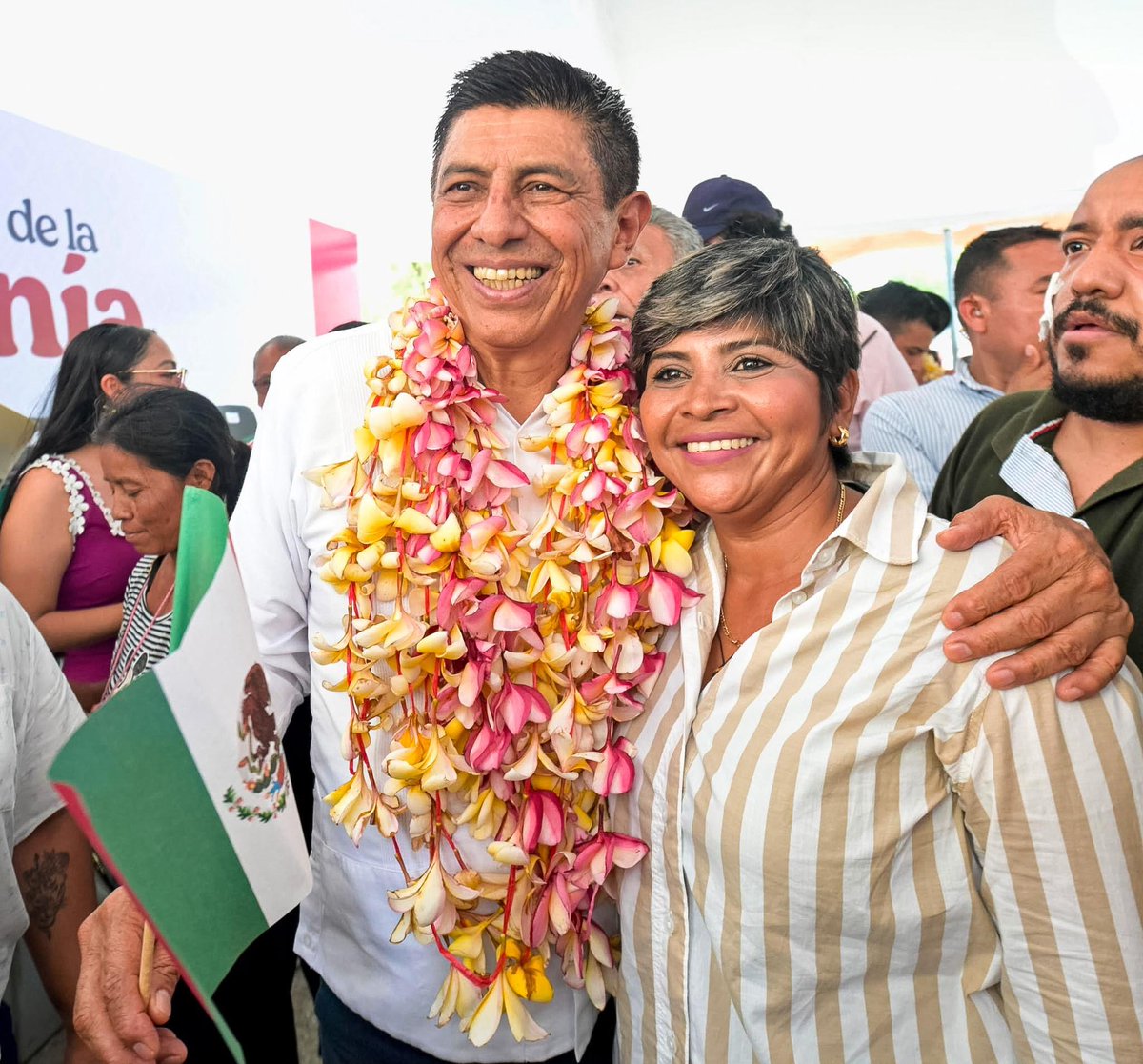 salomonj's tweet photo. Iniciamos nuestra Jornada de Asambleas en Defensa de la Soberanía Nacional desde #SalinaCruz. 🇲🇽

Junto a nuestras paisanas y paisanos reafirmamos nuestro compromiso con la libertad, la independencia y el derecho de #México a decidir su propio camino, siempre con el pueblo al centro de las decisiones.

Su participación es muestra del amor y la unidad que distinguen a nuestra nación. 🙌🏼