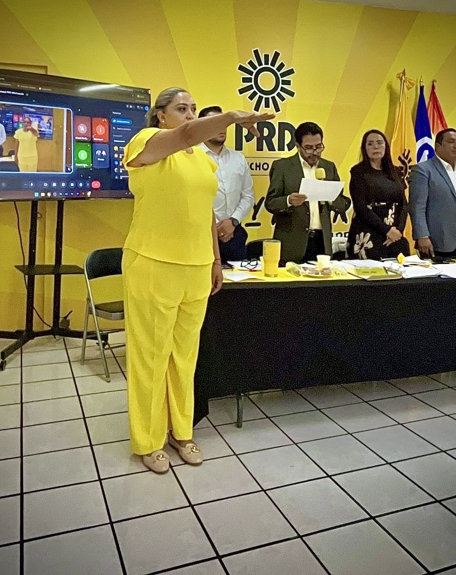michoacan_prd's tweet photo. La Asamblea Estatal designó a Verónica García Reyes como presidenta interina, quien asumió el compromiso de conducir al partido con diálogo, inclusión, unidad y trabajo permanente en territorio para fortalecer al PRD y recuperar la grandeza de Michoacán. https://t.co/7qBWAhXWRI
