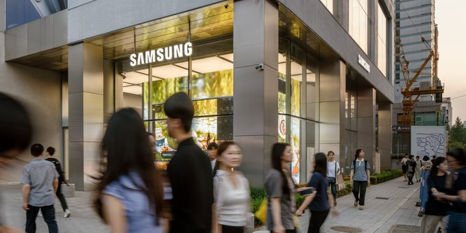 AlphaWireGlobal's tweet photo. 🚨 South Korea introduces stricter rules for leveraged single-stock ETFs.

Investors must complete mandatory training and pass an 8-question assessment before trading these high-risk products. https://t.co/bZzgmxs6uQ